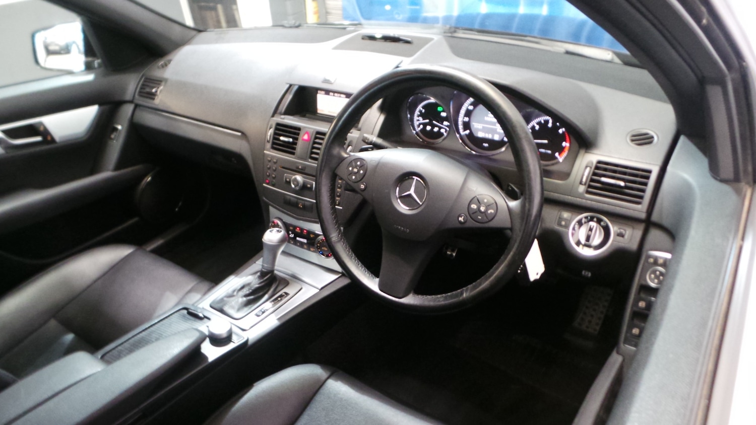 Used Mercedes-Benz C Class 2011 for sale - 76710436: Photo 36