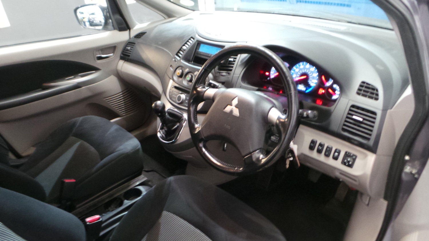 Used Mitsubishi Grandis 2009 for sale - 77731146: Photo 12