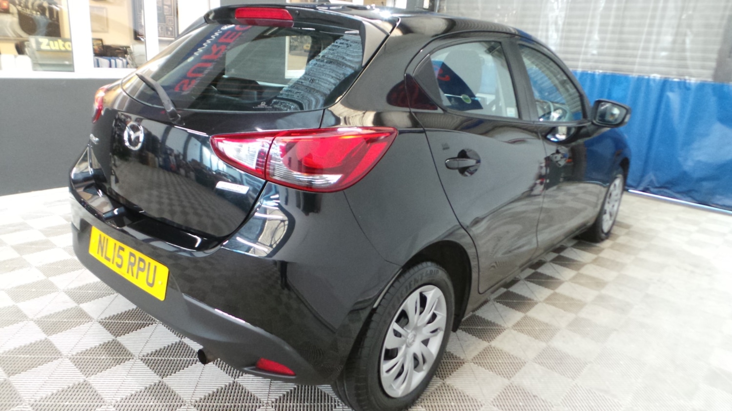 Used Mazda Mazda2 2015 for sale - 77888501: Photo 3
