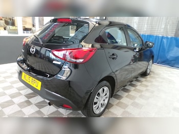 Used Mazda Mazda2 2015 for sale - 77888501: Photo