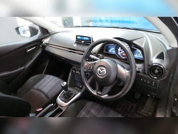 Used Mazda Mazda2 2015 for sale - 77888501: Photo