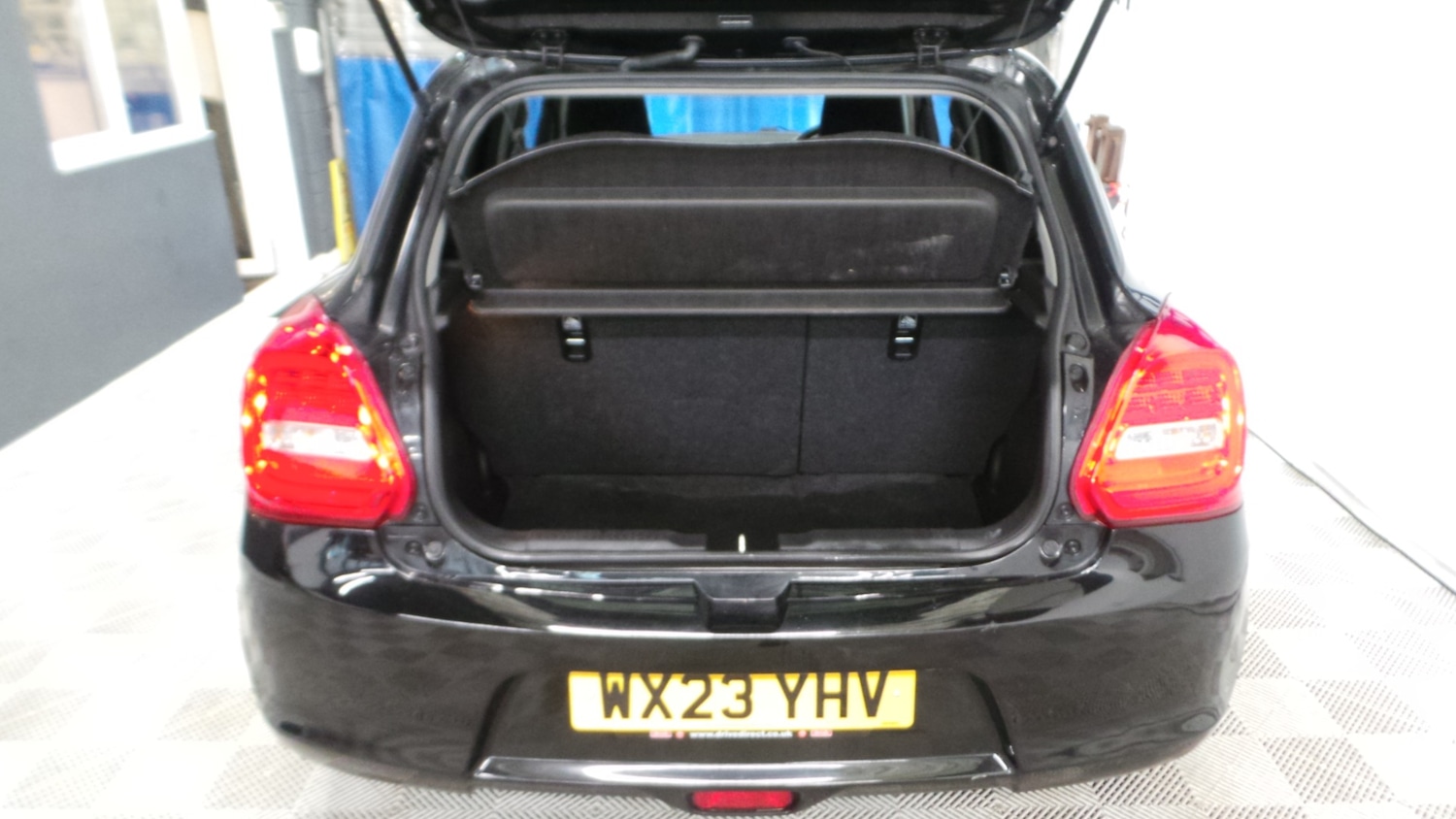 Used Suzuki Swift 2023 for sale - 77804073: Photo 12