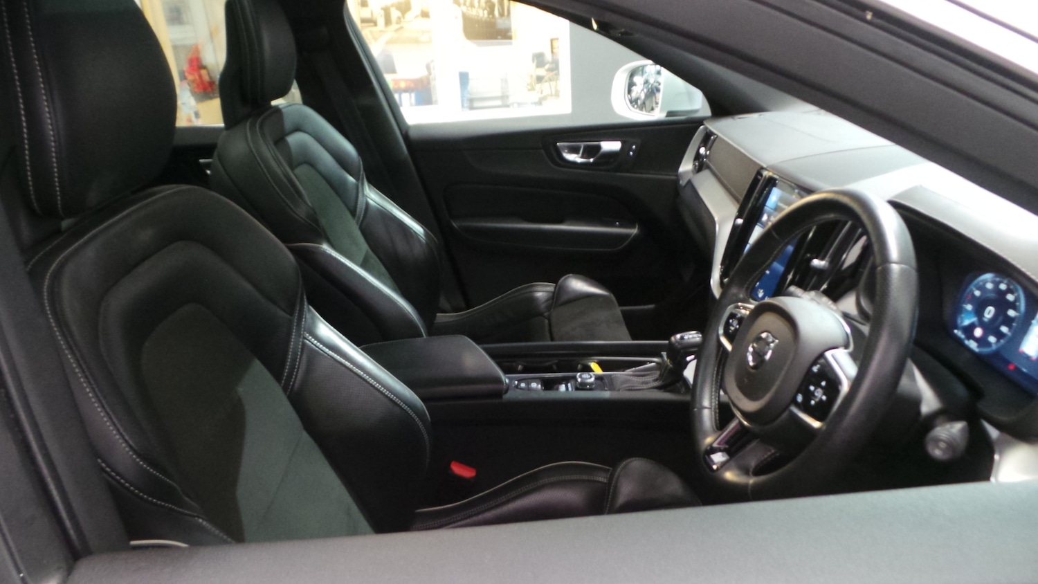 Used Volvo XC60 2017 for sale - 77261694: Photo 19