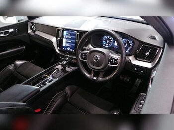 Used Volvo XC60 2017 for sale - 77261694: Photo