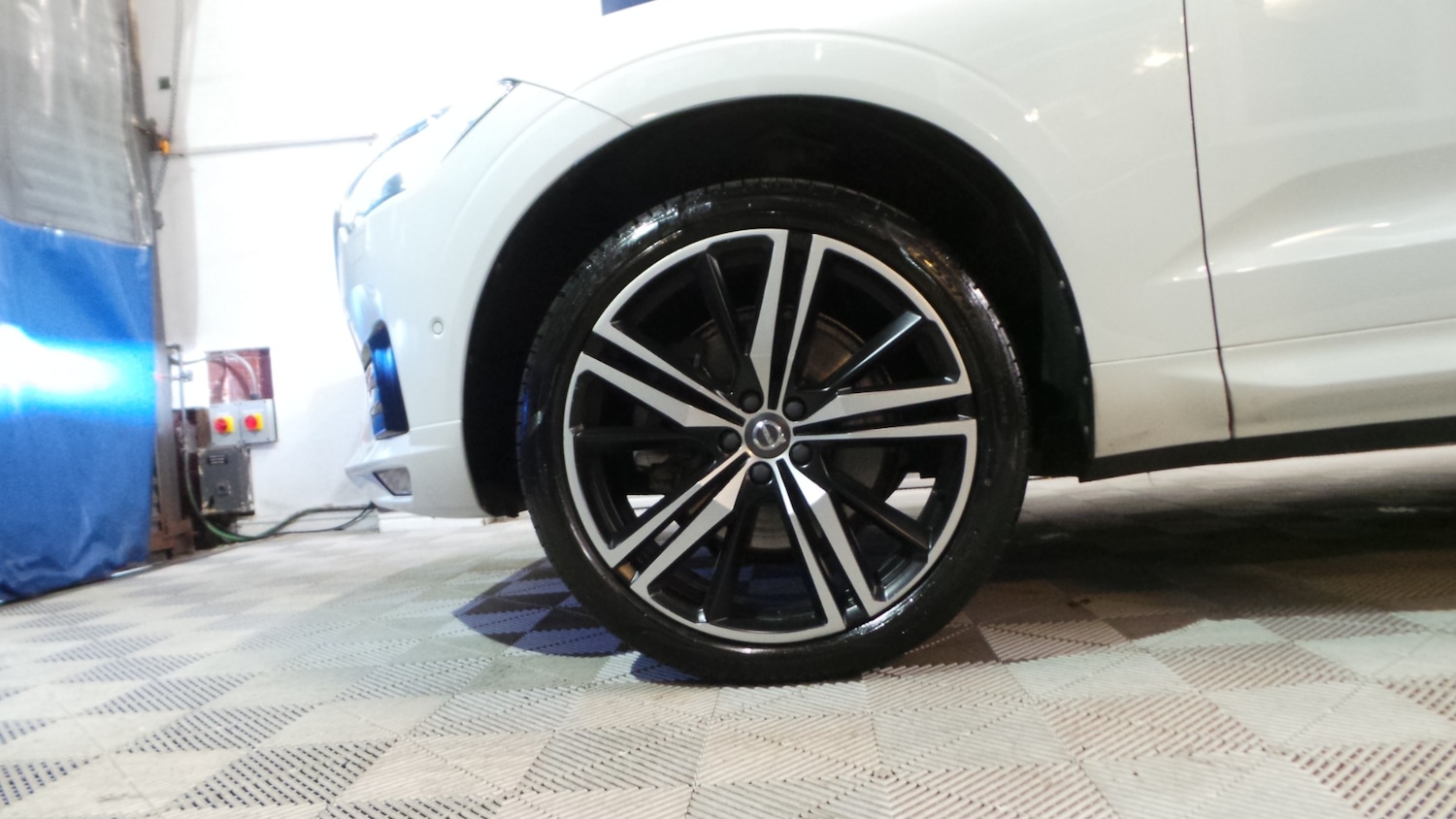 Used Volvo XC60 2017 for sale - 77261694: Photo 5