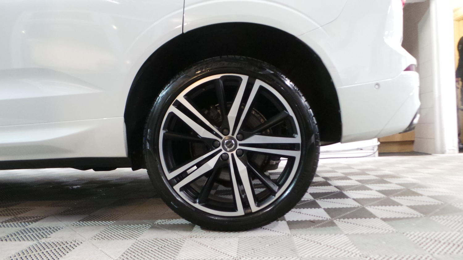 Used Volvo XC60 2017 for sale - 77261694: Photo 6