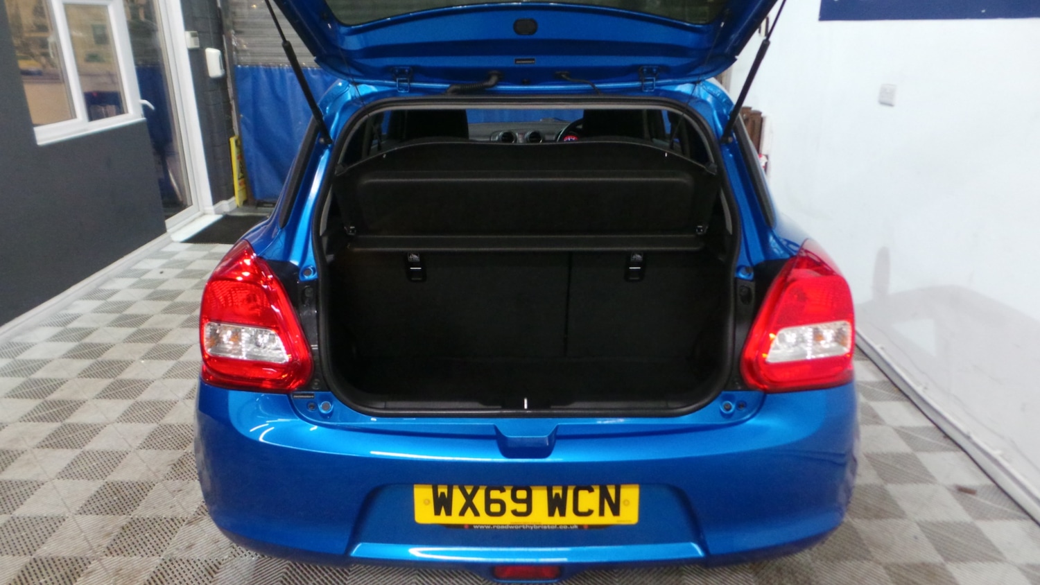 Used Suzuki Swift 2019 for sale - 77650112: Photo 19