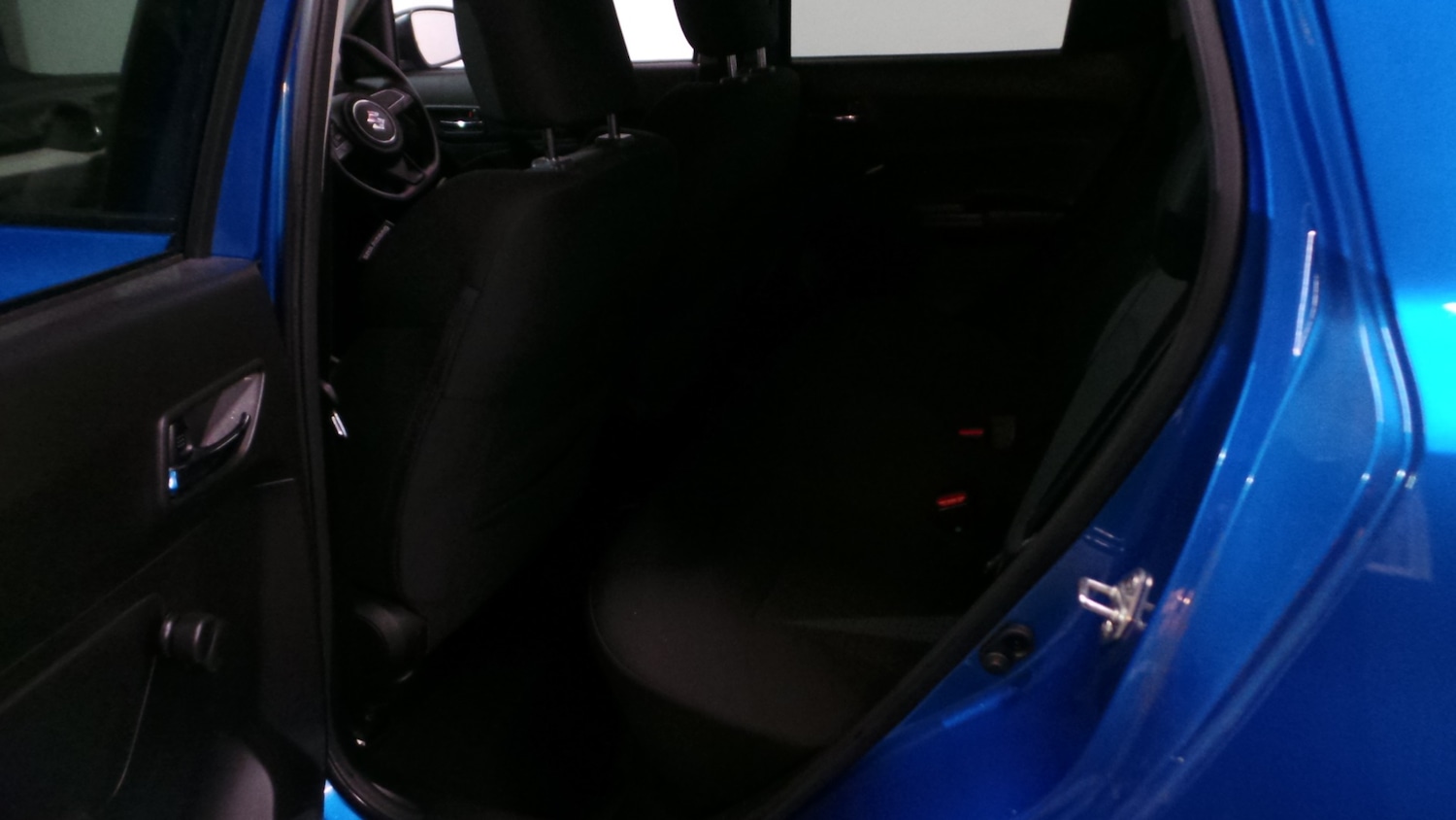 Used Suzuki Swift 2019 for sale - 77650112: Photo 27