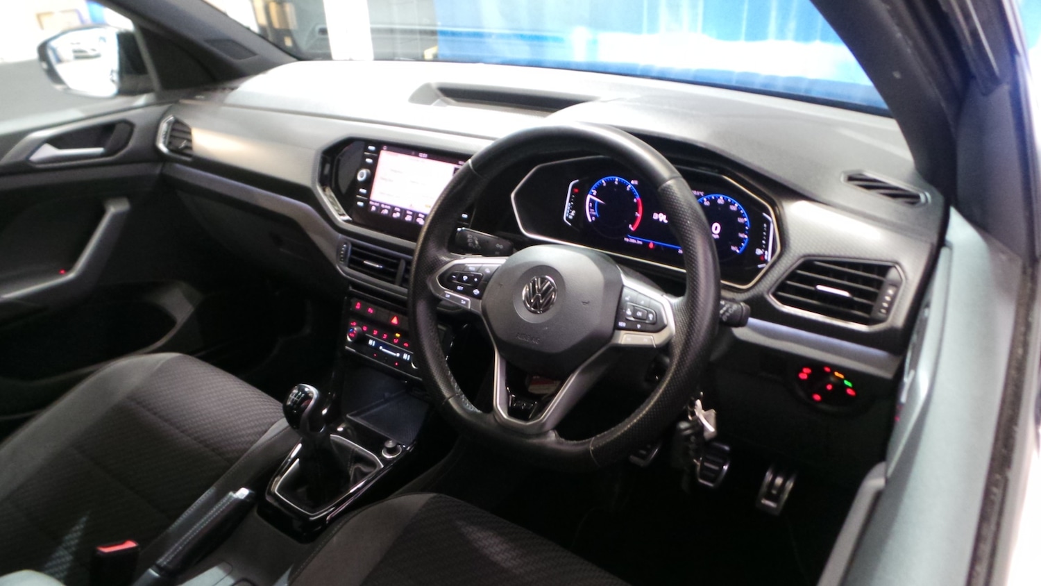 Used Volkswagen T-Cross 2020 for sale - 77378835: Photo 6