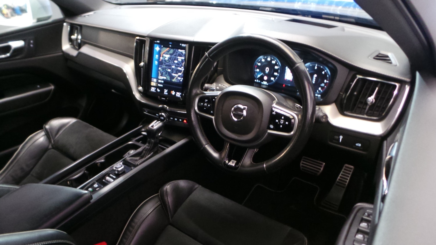 Used Volvo XC60 2019 for sale - 77195742: Photo 4