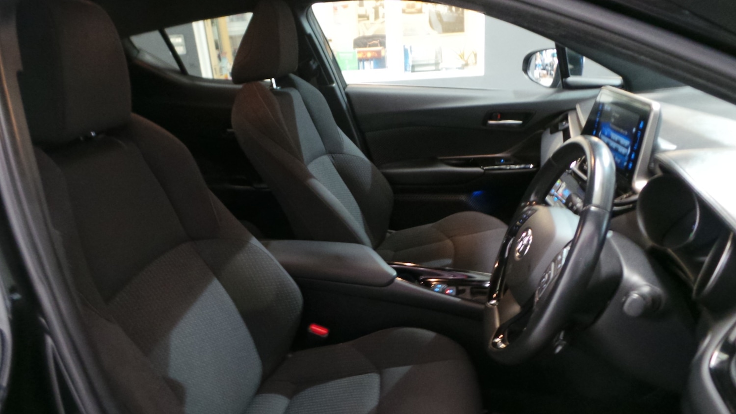 Used Toyota C-HR 2019 for sale - 77298302: Photo 28