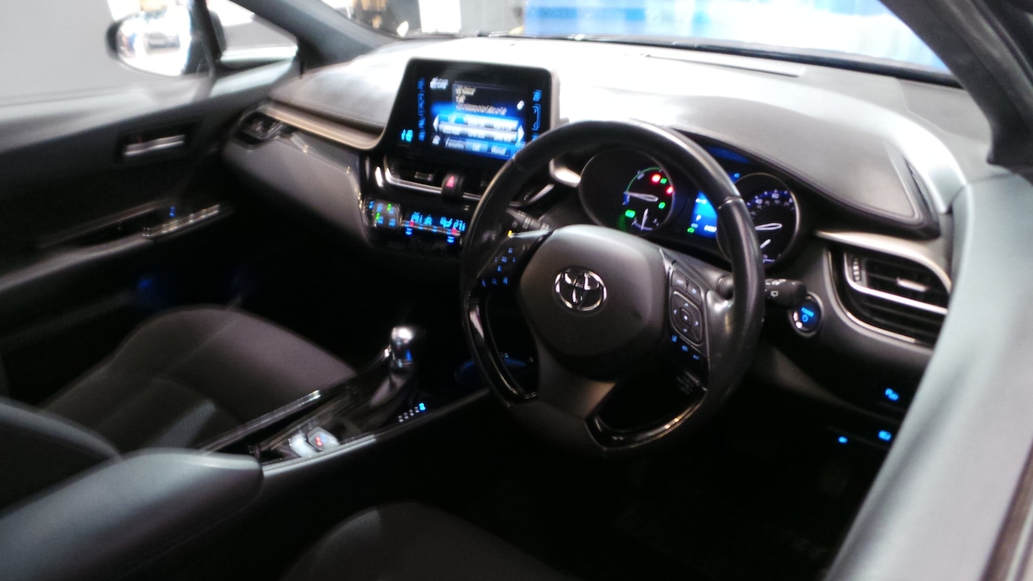 Used Toyota C-HR 2019 for sale - 77298302: Photo 3