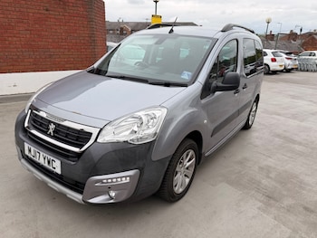 Used Peugeot Partner Tepee 2017 for sale - 78570800: Photo
