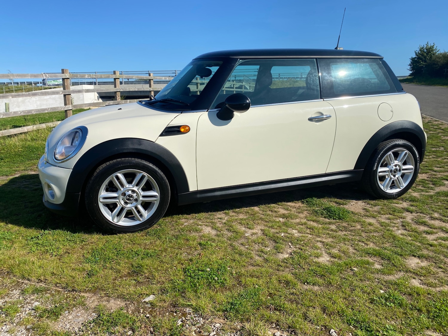 Used MINI Hatch 2011 for sale - 78040327: Photo 3