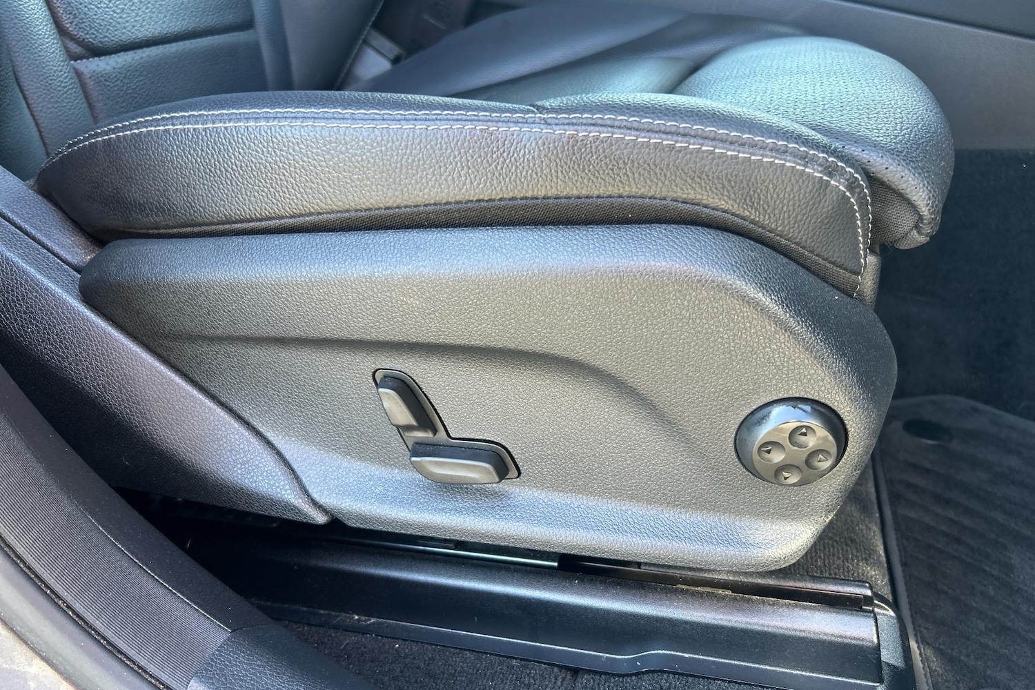 Used Mercedes-Benz GLC 2020 for sale - 76063132: Photo 19