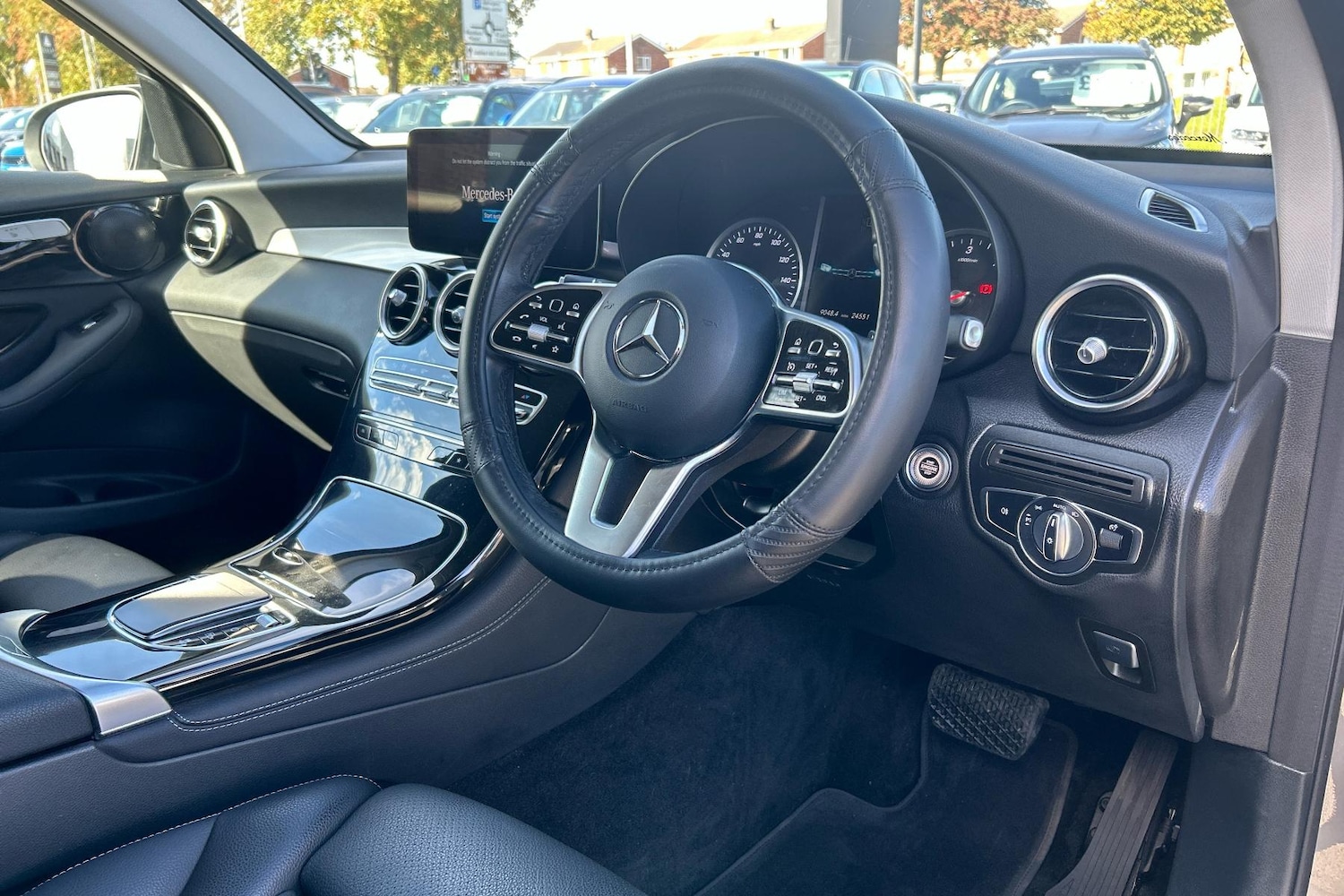 Used Mercedes-Benz GLC 2020 for sale - 76063132: Photo 2