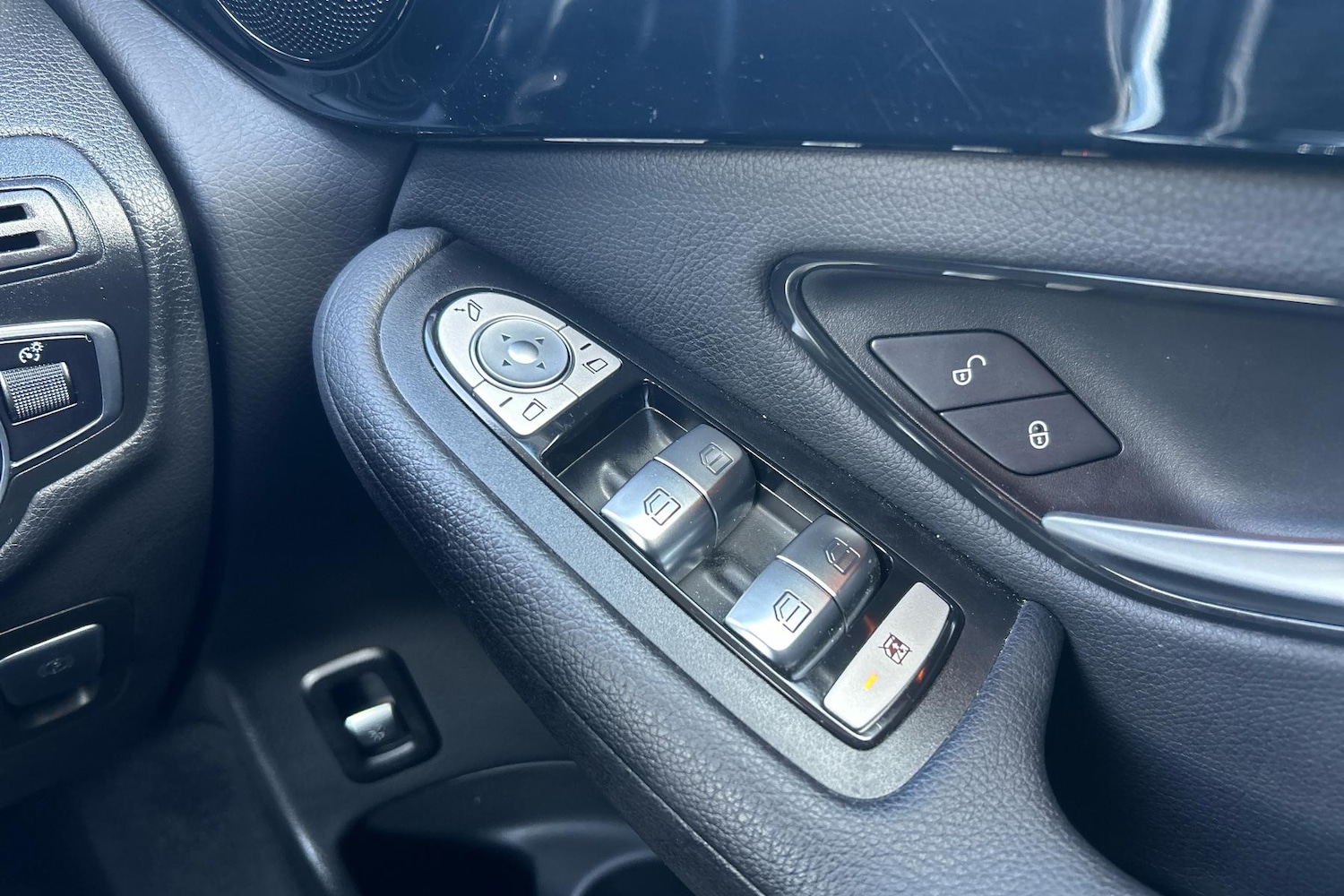 Used Mercedes-Benz GLC 2020 for sale - 76063132: Photo 20
