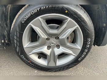 Used Dacia Sandero Stepway 2019 for sale - 76875950: Photo