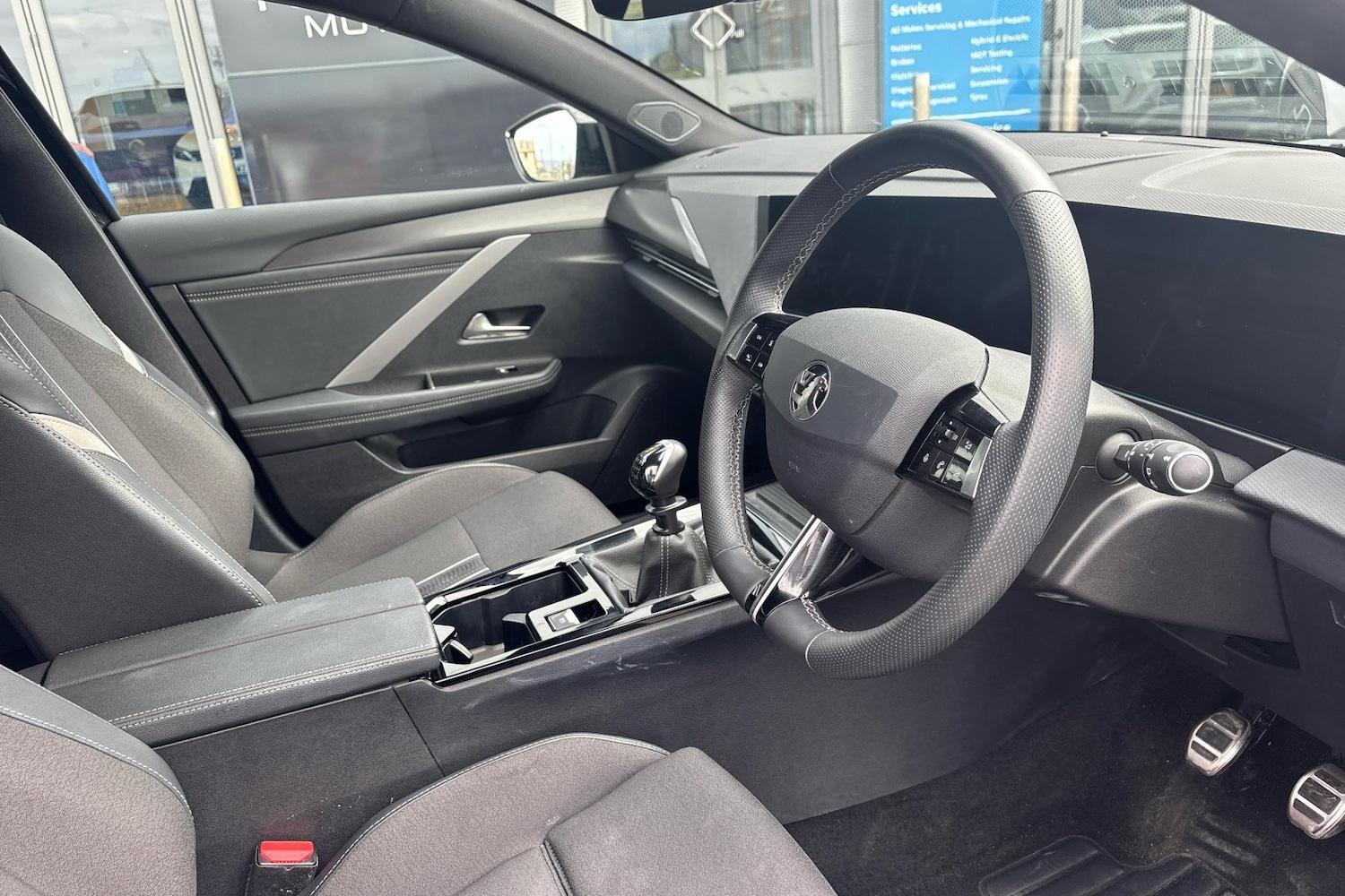 Used Vauxhall Astra 2024 for sale - 76637152: Photo 2