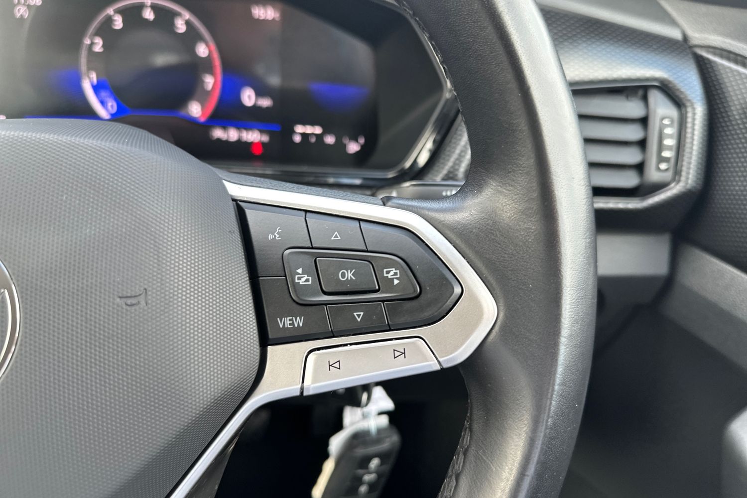 Used Volkswagen T-Cross 2023 for sale - 76329059: Photo 16