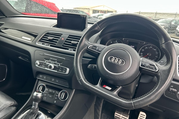 Used Audi Q3 2017 for sale - 76274317: Photo 2