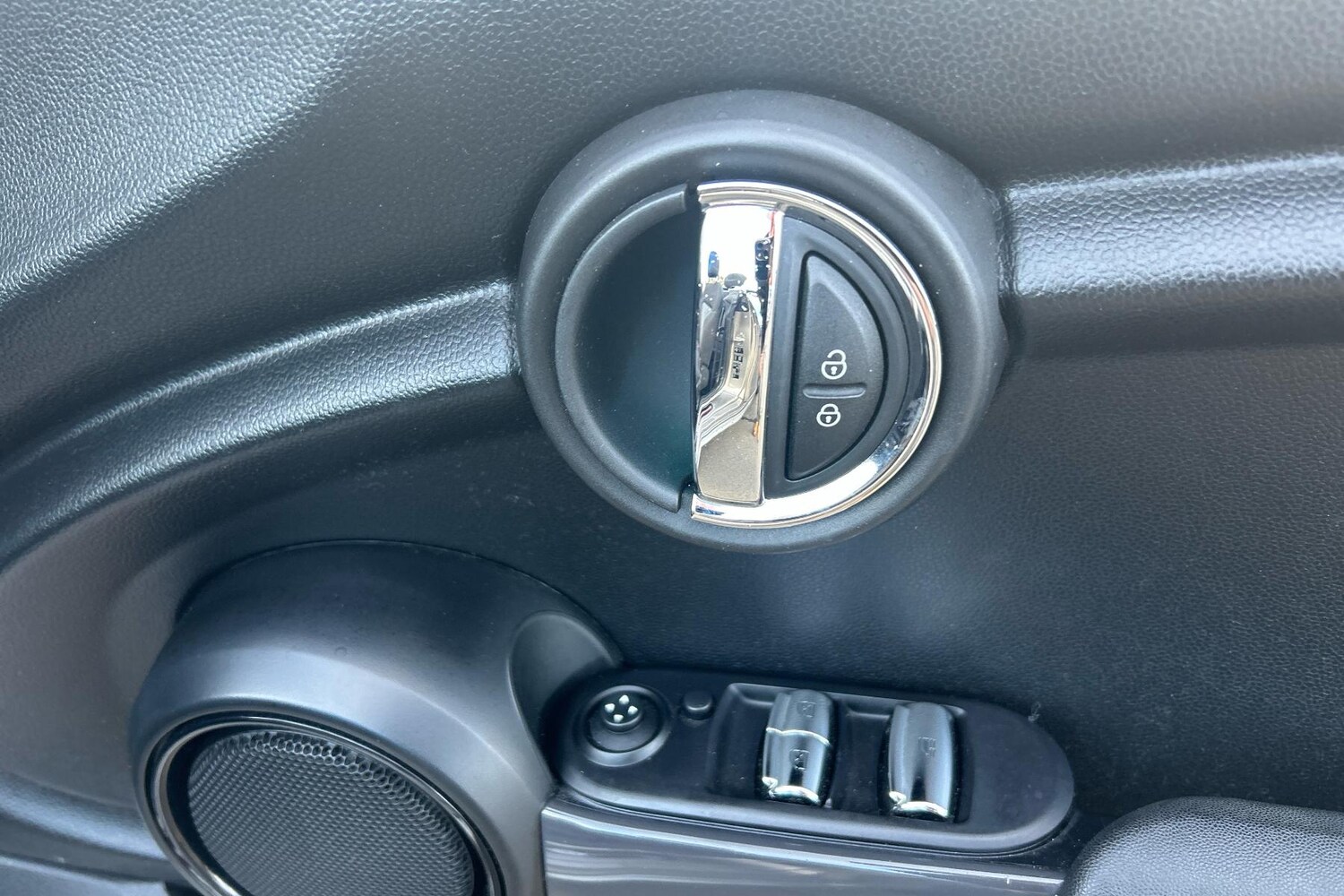 Used MINI Convertible 2019 for sale - 76476220: Photo 19