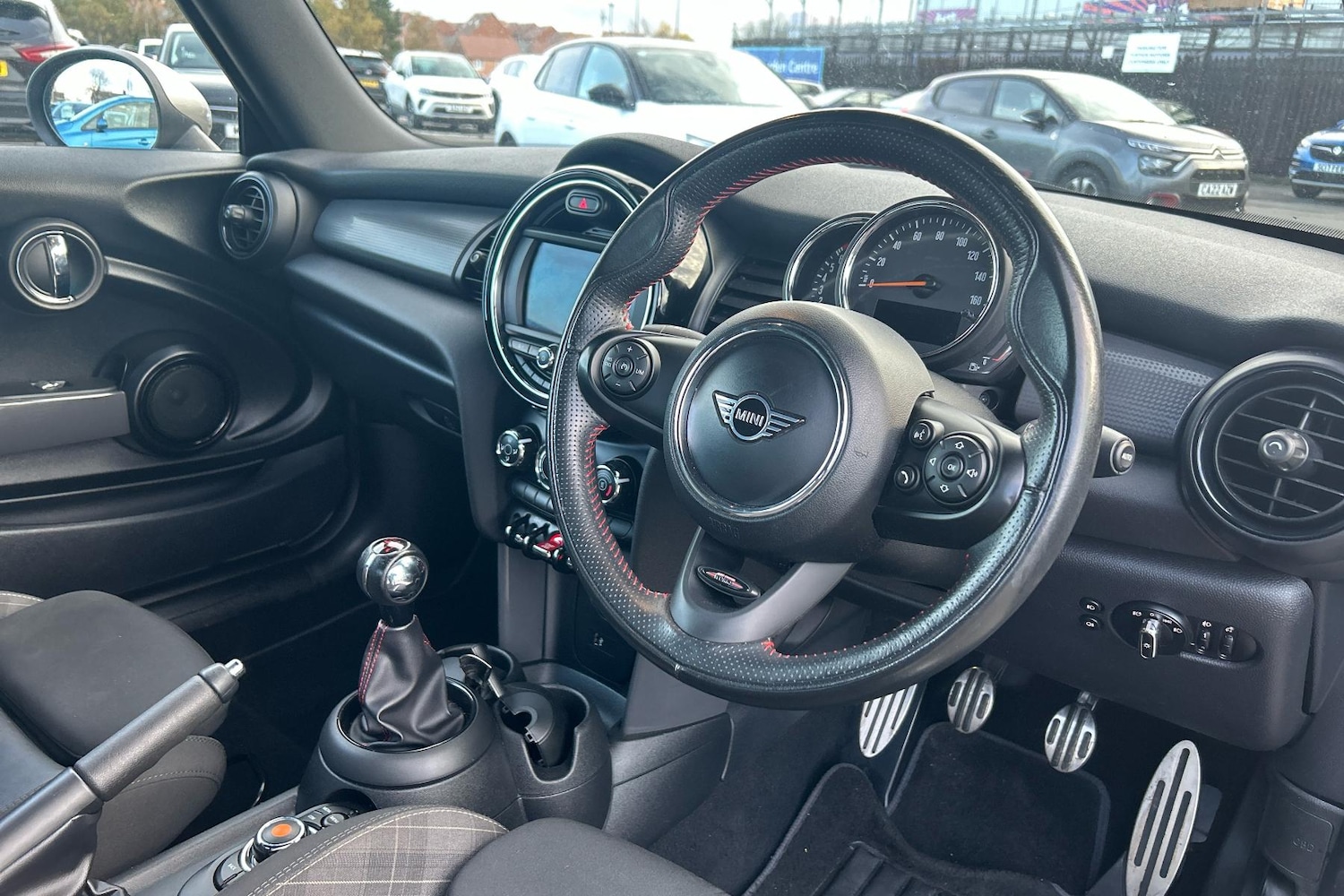 Used MINI Convertible 2019 for sale - 76476220: Photo 2