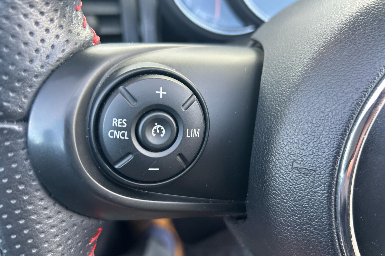 Used MINI Convertible 2019 for sale - 76476220: Photo 22