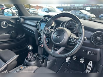 Used MINI Convertible 2019 for sale - 76476220: Photo