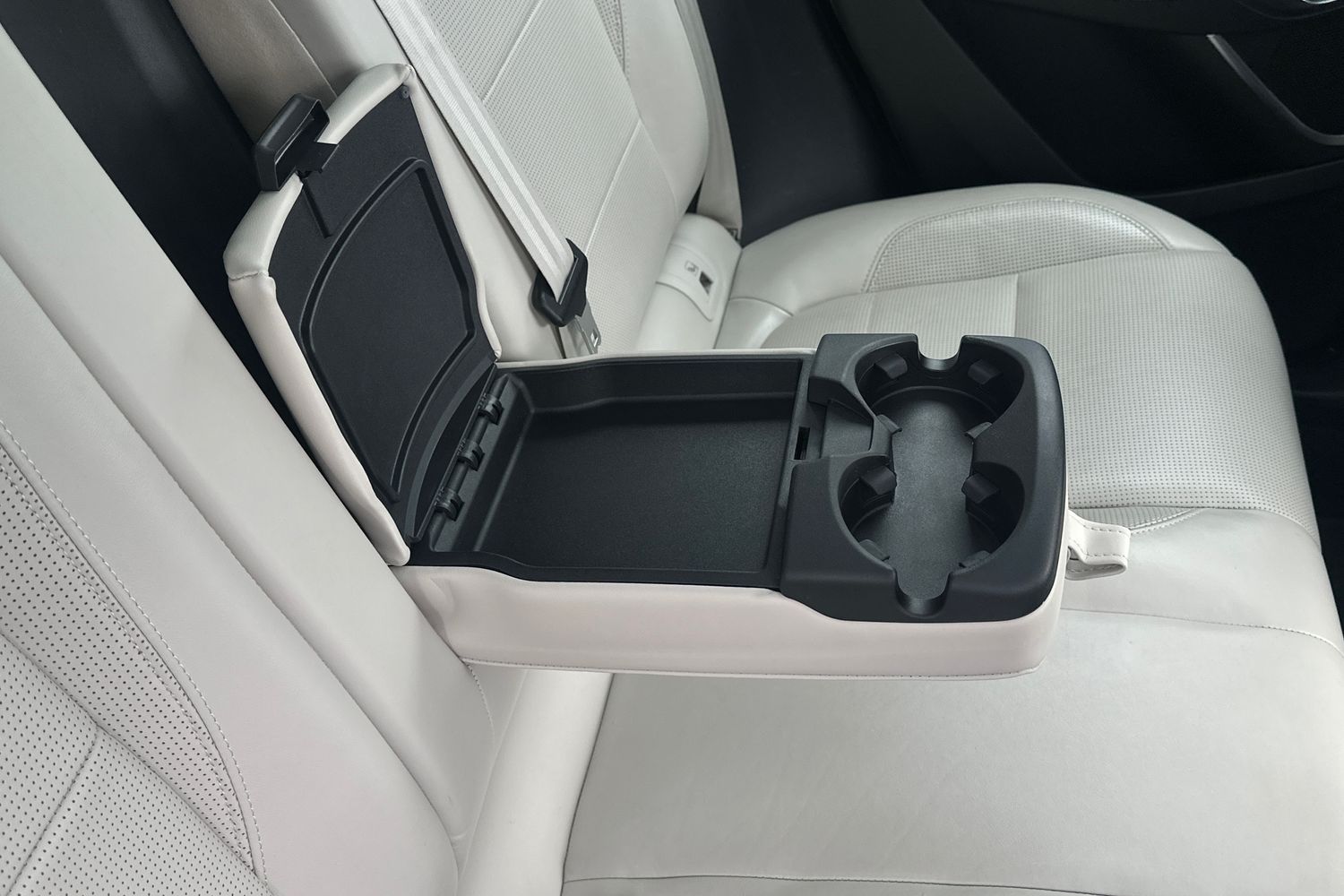 Used Jaguar E-Pace 2018 for sale - 76401576: Photo 18