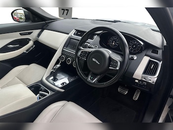 Used Jaguar E-Pace 2018 for sale - 76401576: Photo
