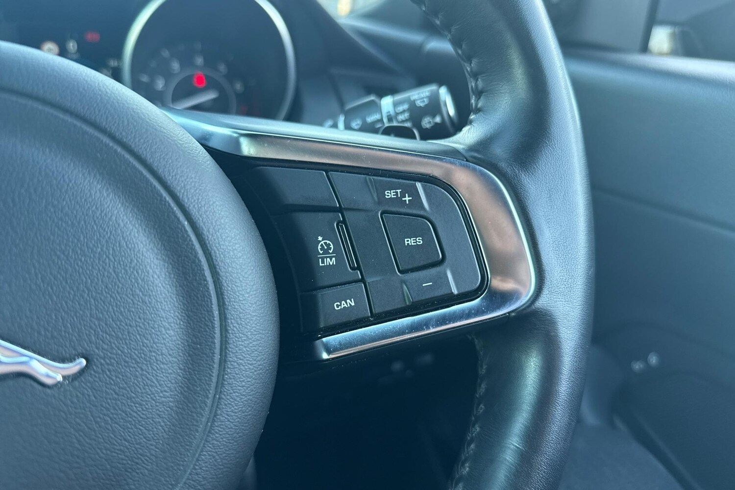 Used Jaguar E-Pace 2018 for sale - 75993594: Photo 16