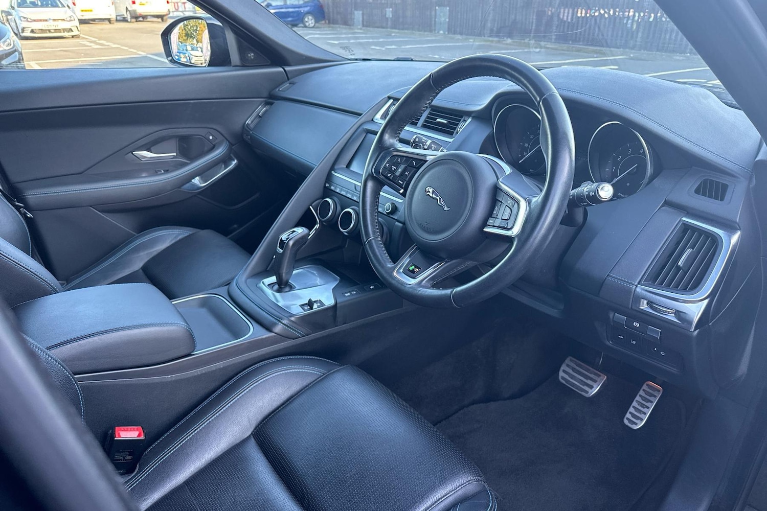 Used Jaguar E-Pace 2018 for sale - 75993594: Photo 2