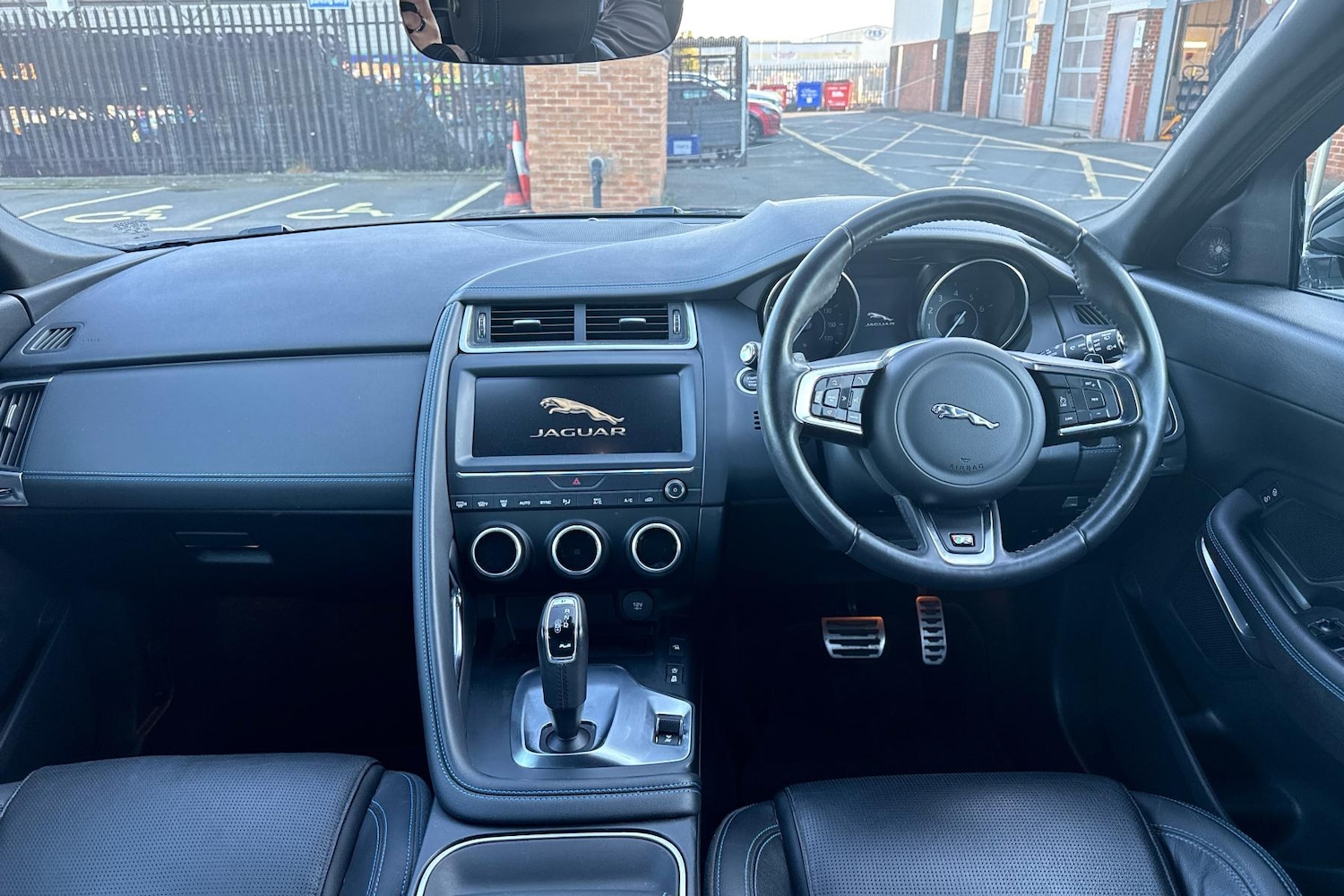 Used Jaguar E-Pace 2018 for sale - 75993594: Photo 4