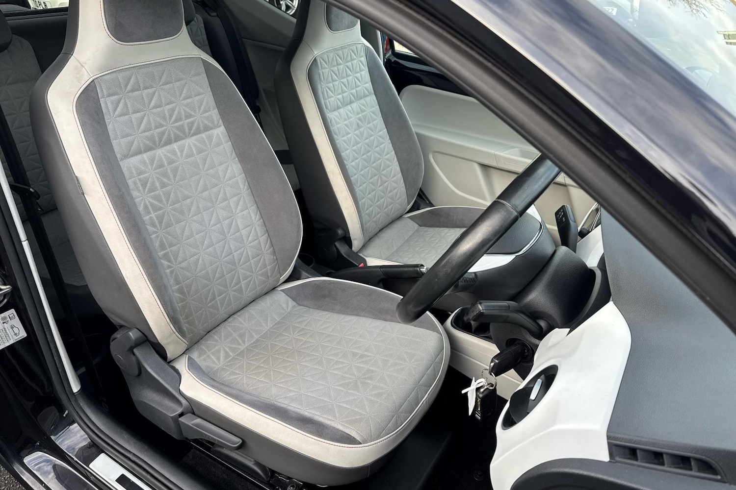 Used Volkswagen up! 2016 for sale - 77577579: Photo 17