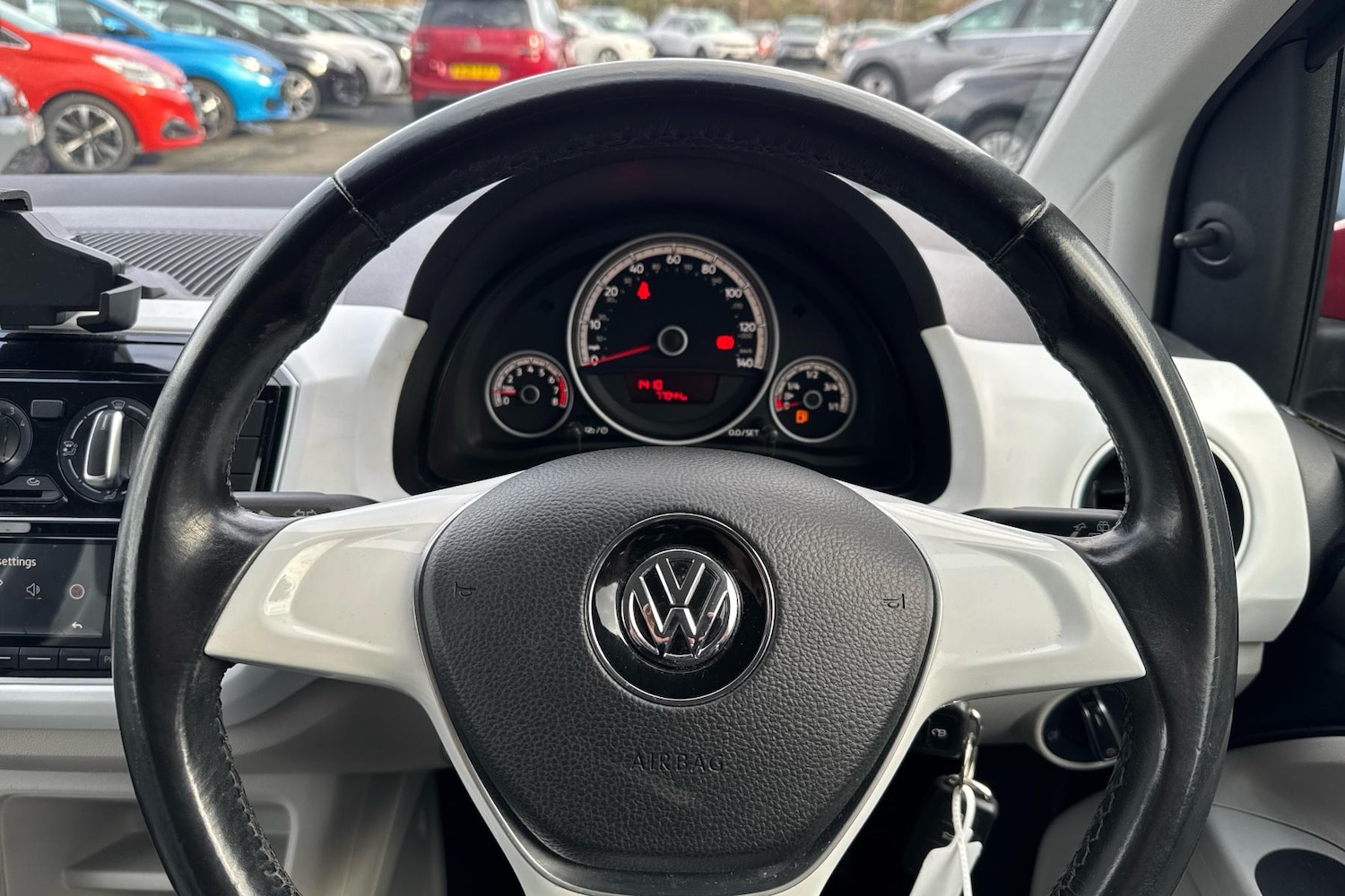 Used Volkswagen up! 2016 for sale - 77577579: Photo 23