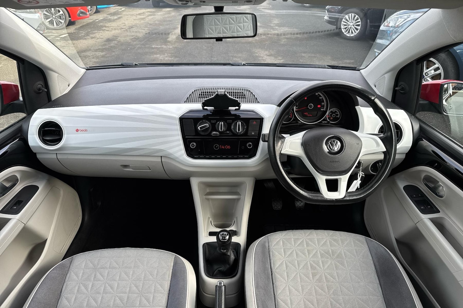 Used Volkswagen up! 2016 for sale - 77577579: Photo 4