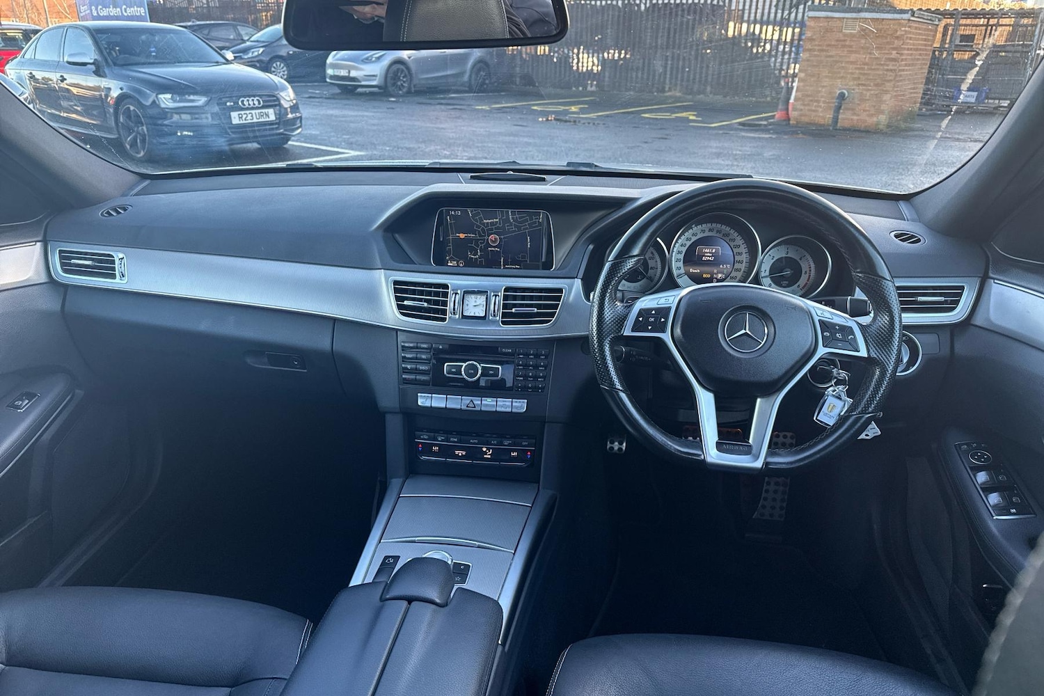 Used Mercedes-Benz E Class 2014 for sale - 77415098: Photo 4