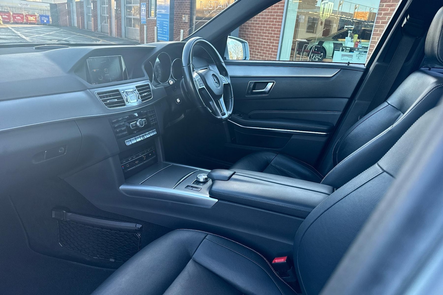 Used Mercedes-Benz E Class 2014 for sale - 77415098: Photo 5