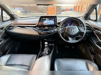 Used Toyota C-HR 2018 for sale - 76637161: Photo