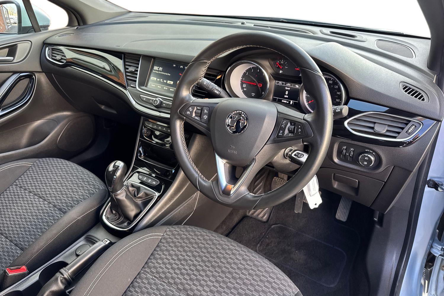 Used Vauxhall Astra for sale - 78210646: Photo 2