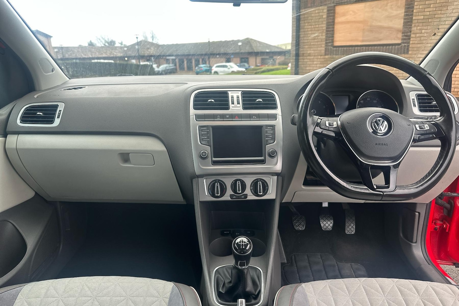 Used Volkswagen Polo 2017 for sale - 77123812: Photo 4