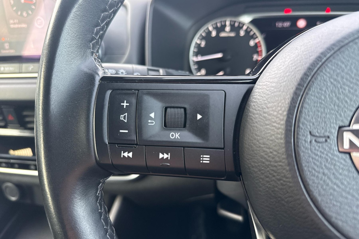 Used Nissan Qashqai for sale - 76732599: Photo 15