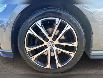 Used Volkswagen Golf 2019 for sale - 78576524: Photo