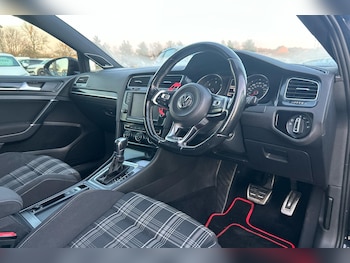 Used Volkswagen Golf 2016 for sale - 76875940: Photo