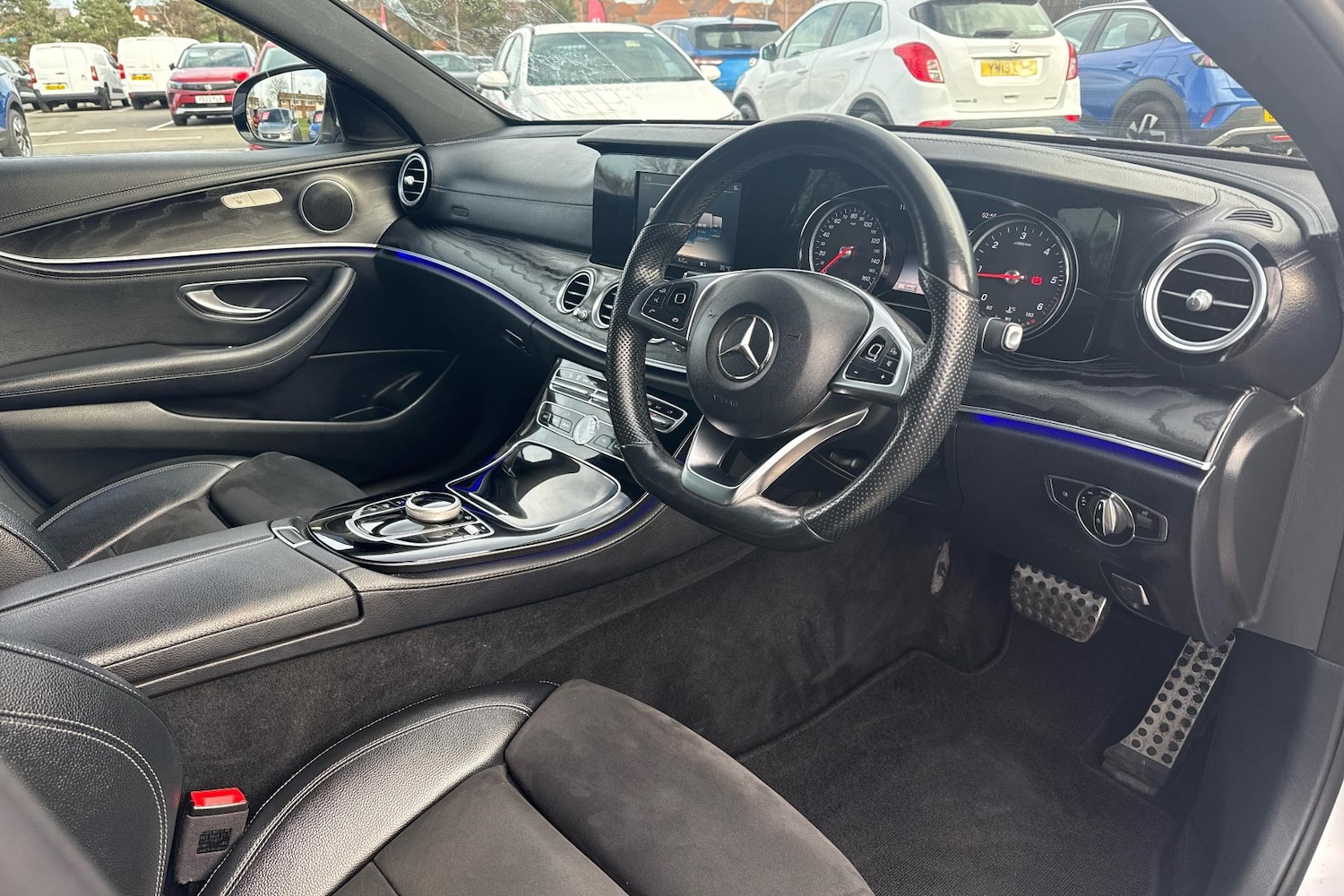 Used Mercedes-Benz E Class 2017 for sale - 77842730: Photo 2