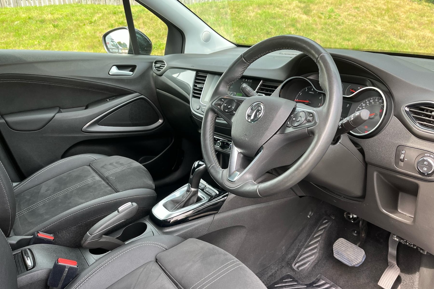 Used Vauxhall Crossland 2022 for sale - 77123887: Photo 2