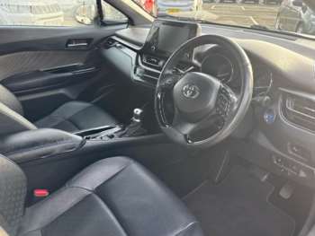 Used Toyota C-HR 2020 for sale - 74613103: Photo
