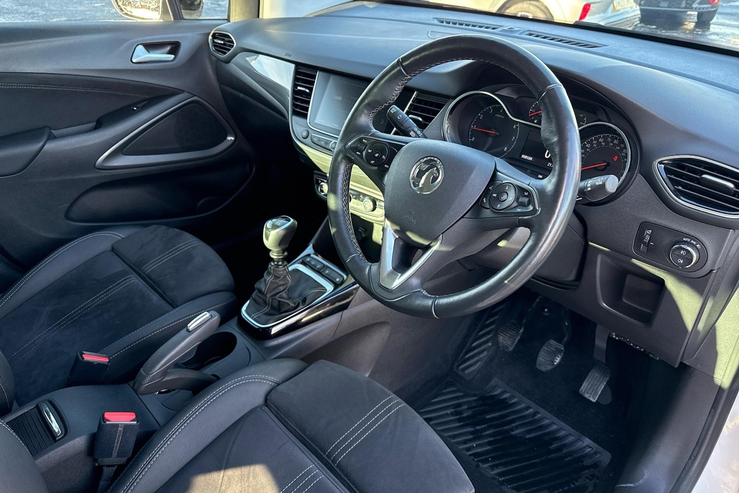 Used Vauxhall Crossland 2022 for sale - 76611011: Photo 2