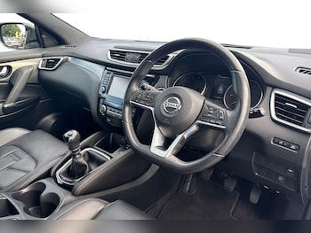 Used Nissan Qashqai 2017 for sale - 79443617: Photo